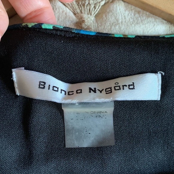 Multicolor Sleeveless Ruffle Top - Picture 6 of 7